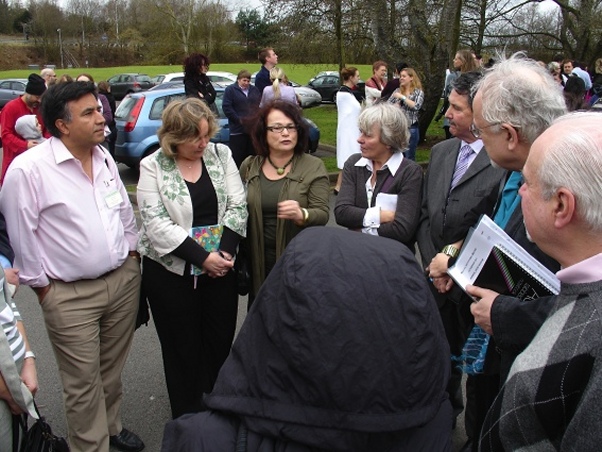 {short description of image}